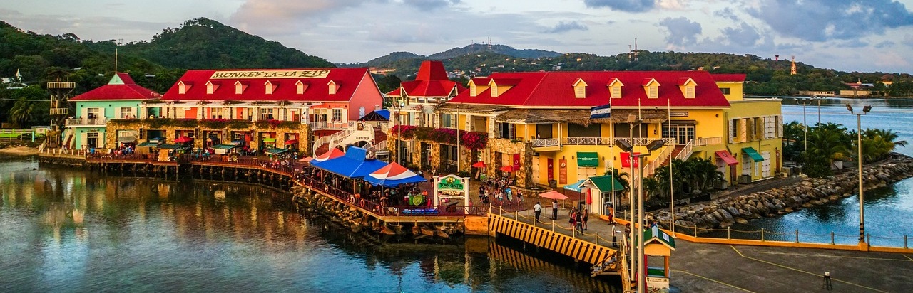 Coastal community in Roatán